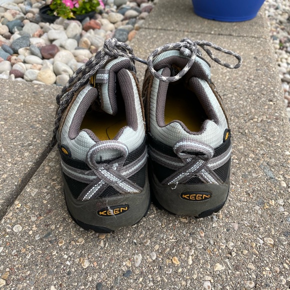 Keen Steel Toe Hiking Shoes - Women’s size 6 - Picture 2 of 8